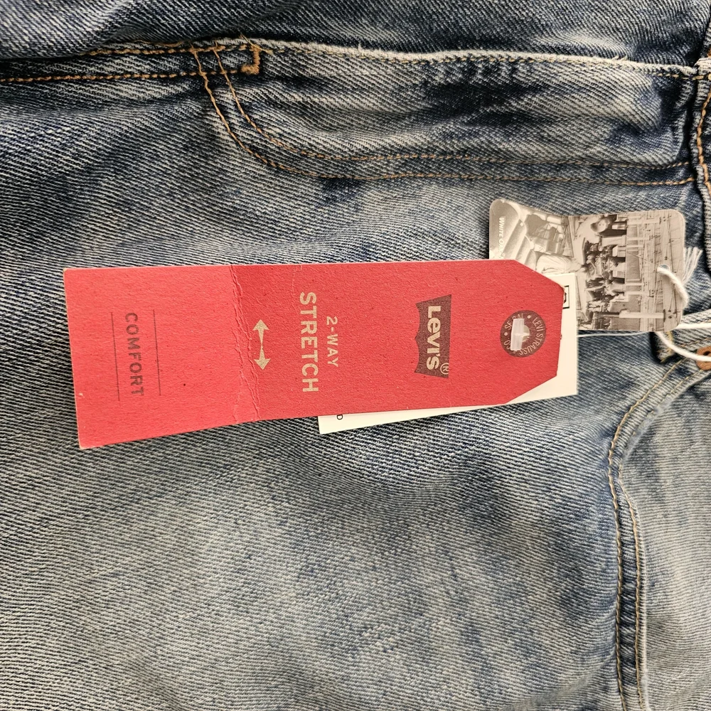 Men's Levi's - Picture 2 of 5